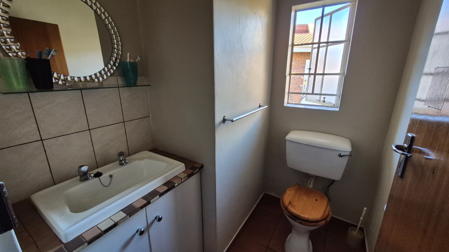 3 Bedroom Property for Sale in Naudeville Free State